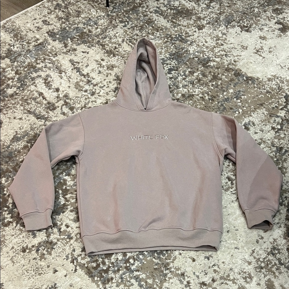 Super soft White Fox hoodie.  Women’s Med/large